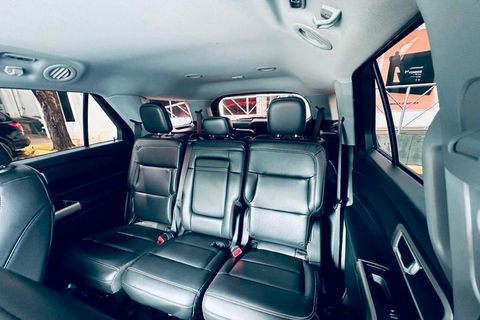 Lima: Private Airport Transfer in Luxury SUV