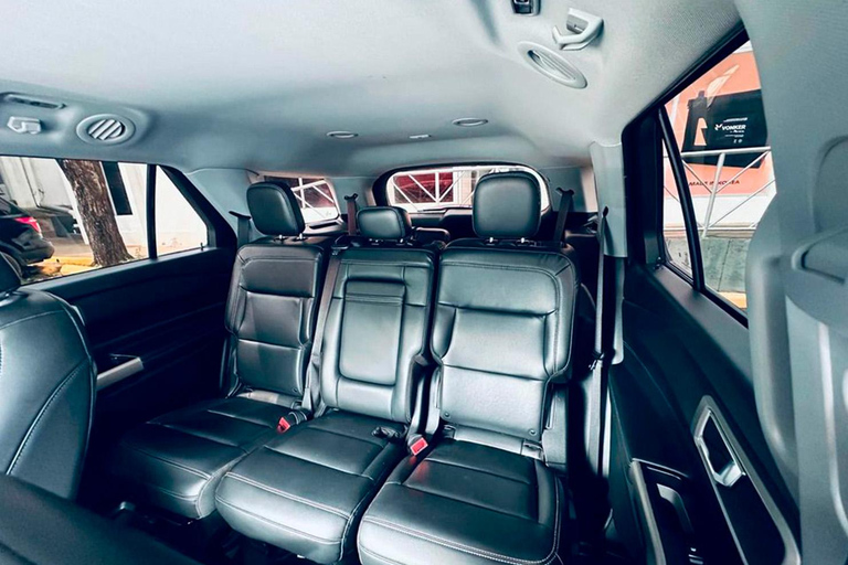 Lima: Private Airport Transfer in Luxury SUV