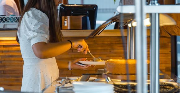 Lisbon: Tagus River Cruise With Brunch