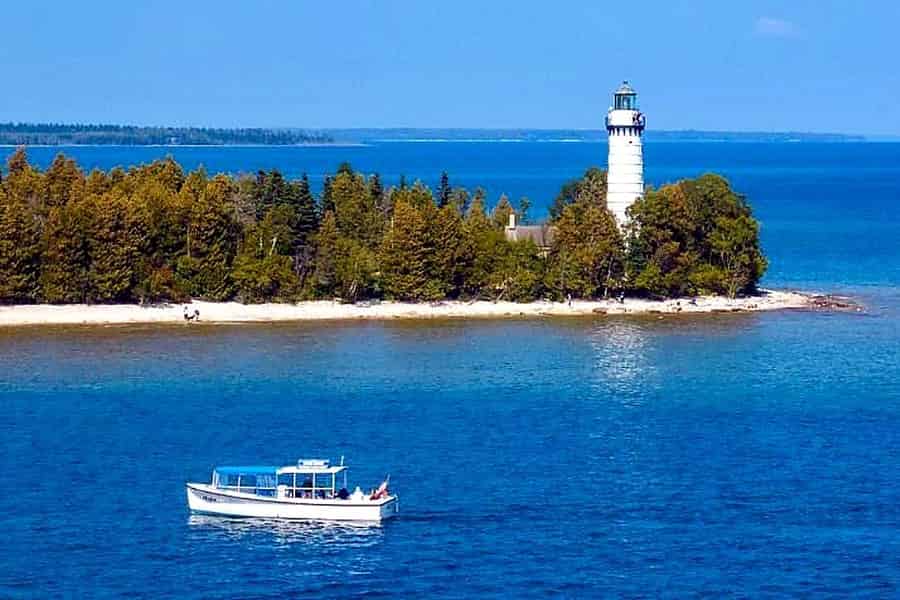 Baileys Harbor: Rundfahrt zum Leuchtturm am Seeufer und zum Schiffswrack. Foto: GetYourGuide