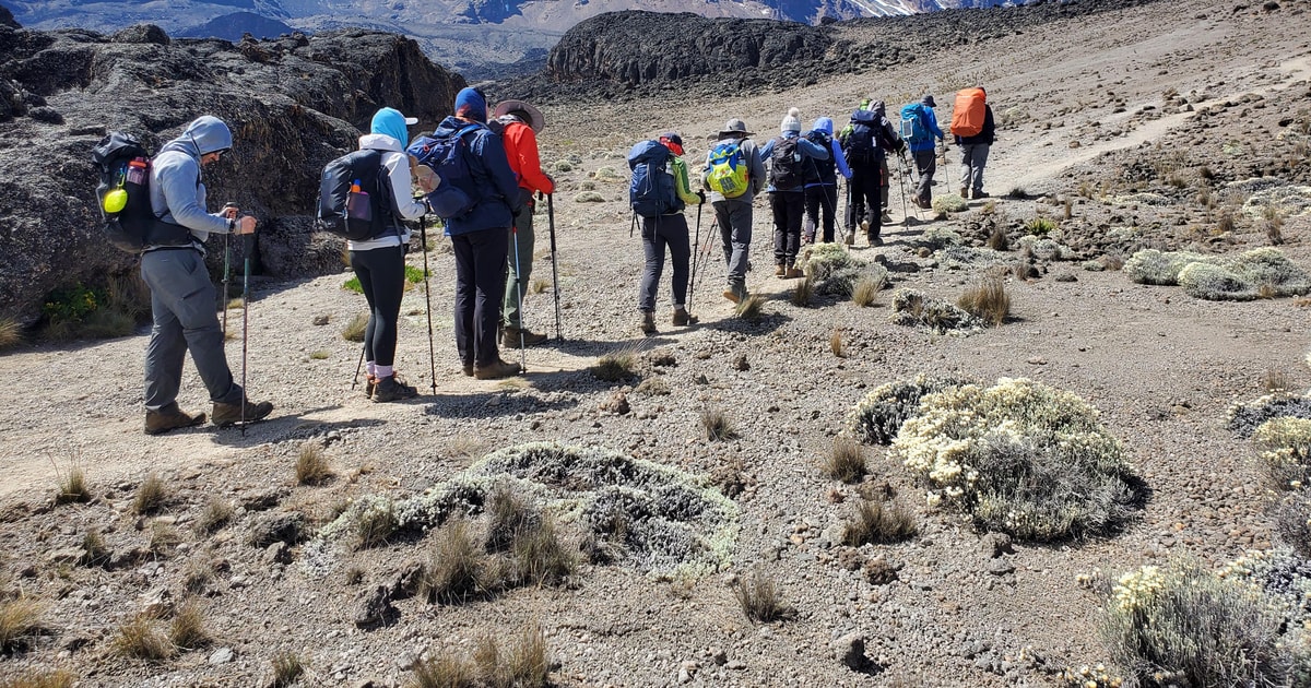 6 días de senderismo por el Kilimanjaro por la ruta de Marangu