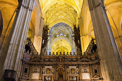 Séville : Visite guidée de la cathédrale et de la tour Giralda avec billetsVisite en espagnol