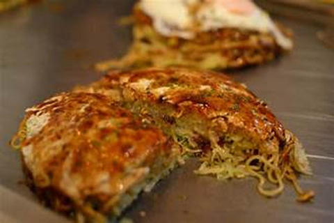 Explore Hiroshima Peace Park and Traditional Okonomiyaki