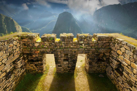 Inca Adventure: Machu Picchu and Sacred Valley + Hotel ✩✩✩