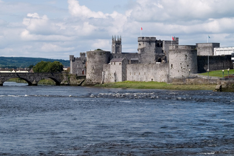 Excursión de 2 días a los acantilados de Moher y Blarney desde DublínOpción para mochileros