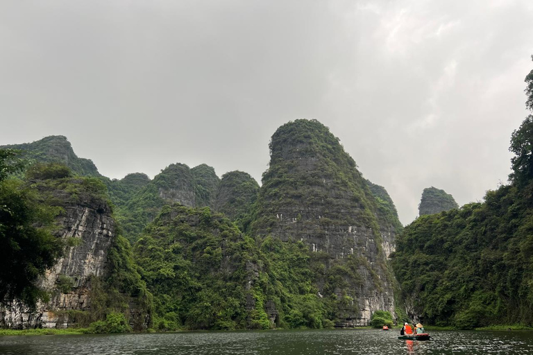 Depuis Hanoi : Ninh Binh - Trang An - Grottes de Mua - Déjeuner et busAu départ de Hanoi : Découvrez la beauté de Ninh Binh - Excursion d&#039;une journée