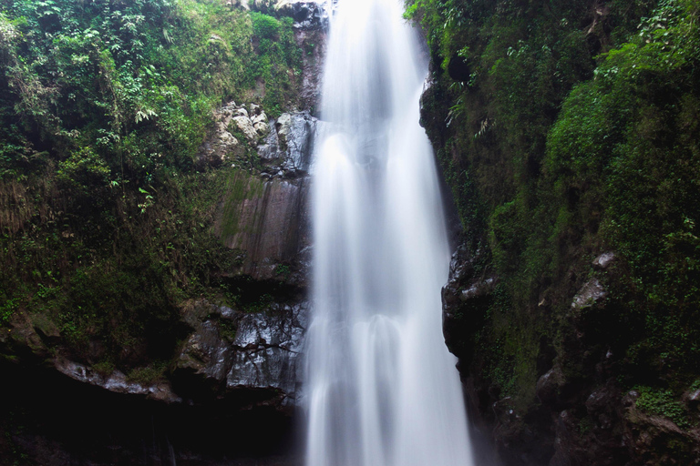 Yogyakarta : borobudur &amp; kedung kayang waterfallYogyakarta : borobudur sunset &amp; kedung kayang waterfall