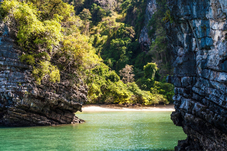 Phuket: James Bond Sunset Dinner & Bioluminescent Plankton