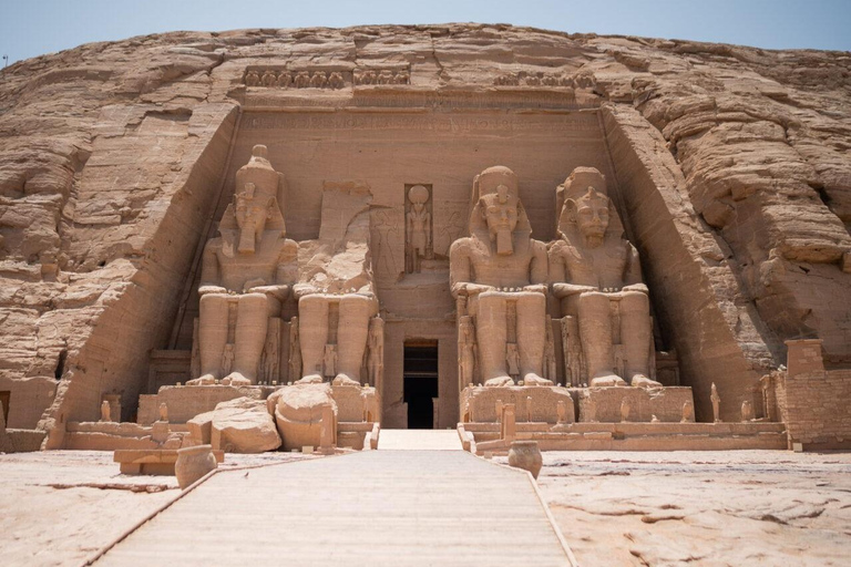 Au départ d'Assouan : Visite privée de 2 jours d'Abou Simbel avec promenade en felouque