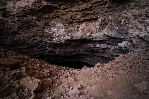 Grotta di Heet e dune di sabbia rossa