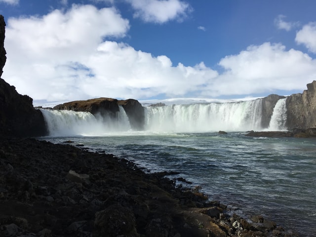 Myvatn-meer en Godafoss-waterval vanaf de haven in Akureyri