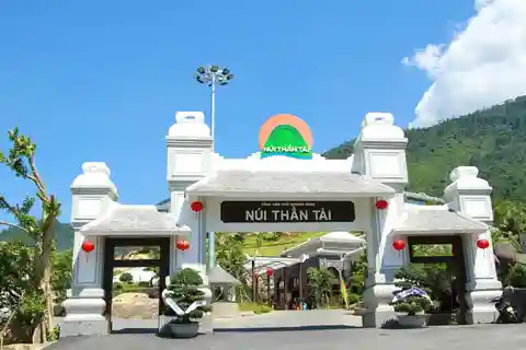 Da Nang: Tour privado con almuerzo por el Parque Termal de Than Tai