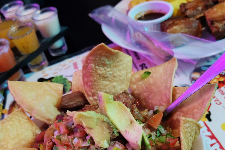 San José: Festa em San José com bebidas e comidaSão José: Festa em São José com bebidas e comida