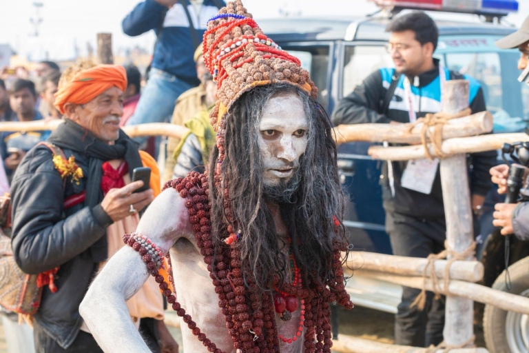 Varanasi: Całodniowa wycieczka samochodem z przewodnikiem po Varanasi i SarnathTylko samochód z klimatyzacją i przewodnik na żywo