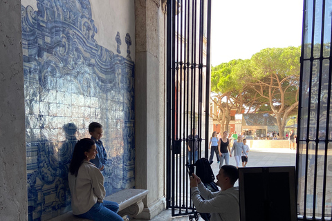 Lisbon: Graça Church Entry Ticket with Drink on the Terrace