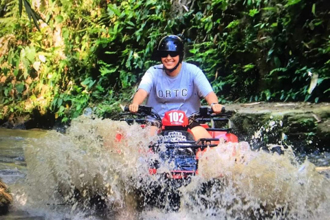 Ubud: O melhor da aventura em quadriciclo ATVPasseio duplo e individual com traslado particular em ATV verde