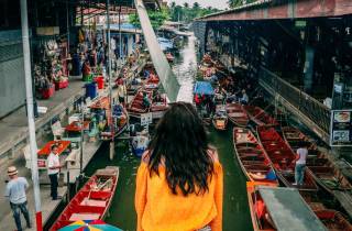Von Bangkok aus: Maeklong Railway und Floating Market Tagestour