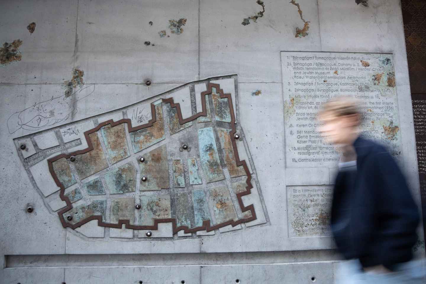 Private Jewish Quarter Walking Tour with Synagogue entry