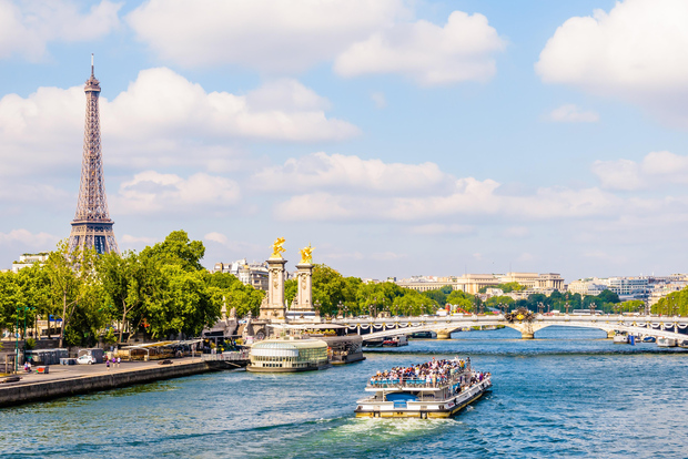 Paris: Bateaux Mouches®-Schifffahrt am Tag oder Abend mit Audioguide