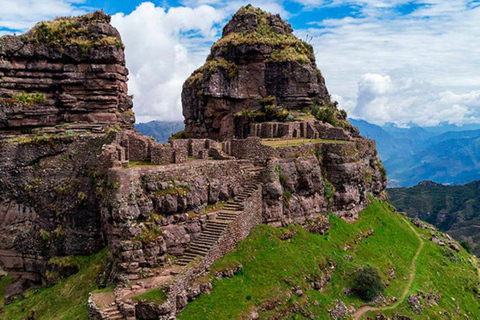Cusco: Trekking to Waqrapukara 1 day + Meals