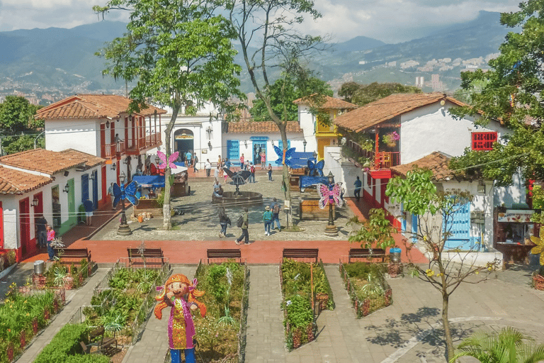 Destaques e joias escondidas de Medellín: tour particular com um guia local8 horas - Excursão a pé por Medellín