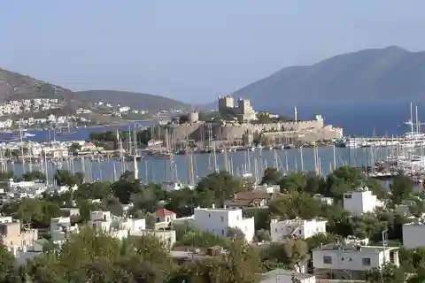 Bodrum City Tour : Lunch Guide Entry fees included