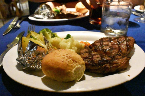 Cancun: Uma noite romântica no Galeão com jantar, drinques e músicaTour de Tulum - Jantar com bife