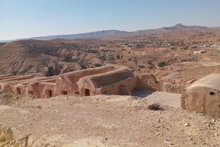 Vanuit Djerba: Dagtrip naar Tataouine Chenini