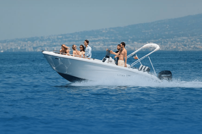 Nápoles: Inolvidable paseo en barco entre el Mar y la Historia