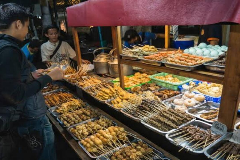 Yogyakarta: Culinaire eten en wandeltour met lokale bewoners