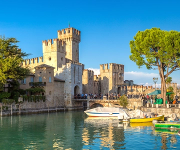 Da Venezia: Tour di Verona e crociera sul Lago di Garda