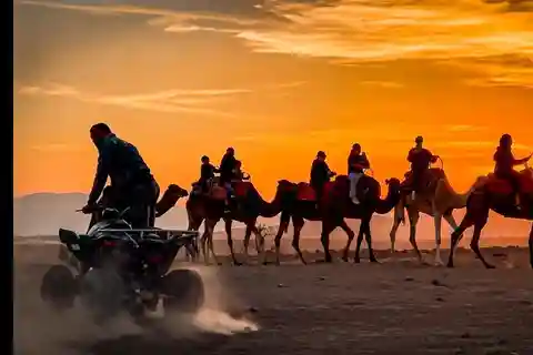 Marrakech: cină spectacol în deșertul Agafay & quad & jetski & cămile