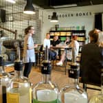 Lubiana: degustazione guidata alla distilleria Broken Bones