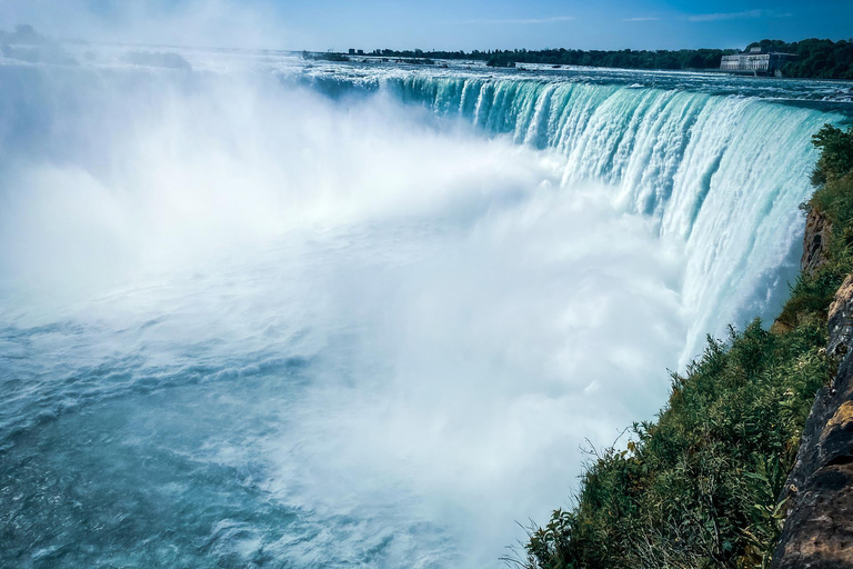Niagara Falls: VIP Maid of the Mist & Cave of the Winds Tour