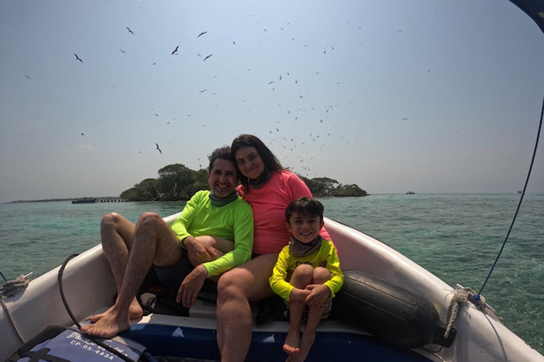 Cartagena: Excursion to the Rosario Islands and Playa Blanca with lunch