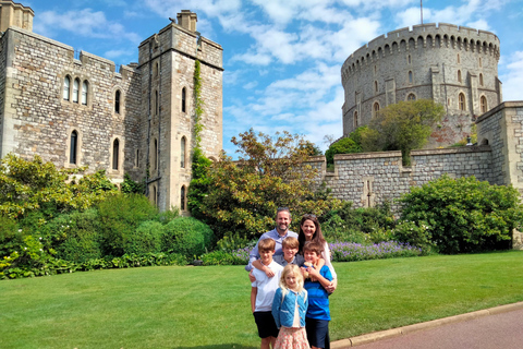 London: Royal Windsor & Runnymede Private Taxi Tour