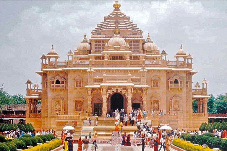 Delhi: Wycieczka do świątyni Akshardham i pokaz muzycznych fontann