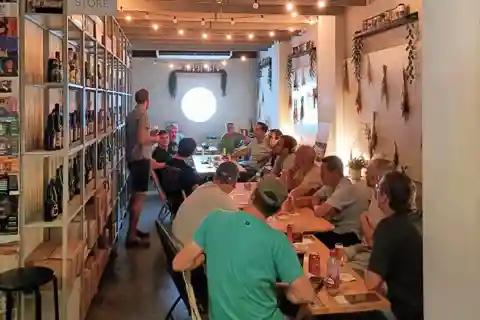 Craft Beer Tour and Tapas in Ruzafa - Valencia