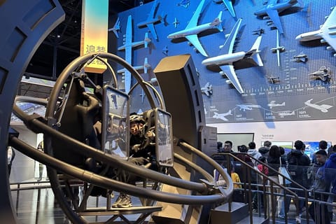 Shanghai: Science & Tech Museum & Museum East Pass Day Tour