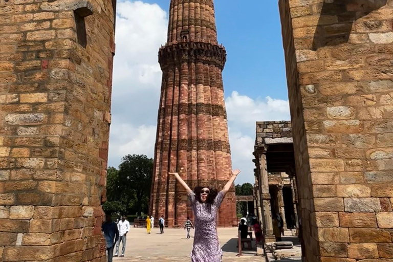 Delhi: Metro Heritage Tour with Guide