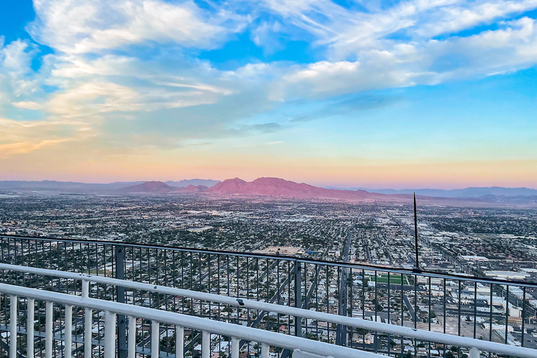 Las Vegas: Torre STRAT - entrada para passeios emocionantesAcesso à torre e passe de passeios ilimitados