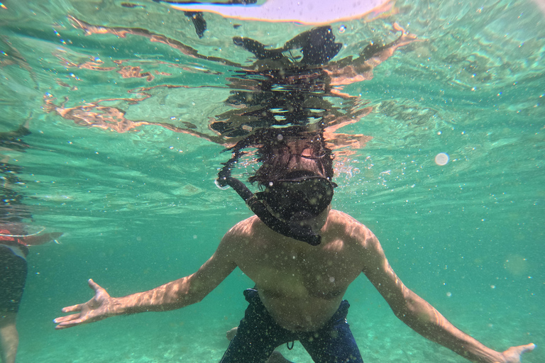 Muscat: Daymaniyat Islands Boat & Snorkel Trip