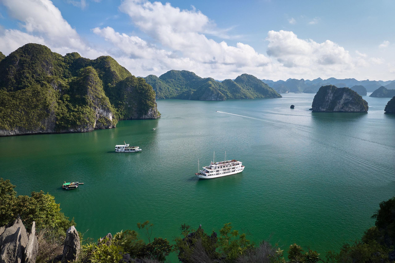 Hanoi: 3D2N Ha Long Bay mit Hera Boutique CruiseStart von Hanoi um 8:00 Uhr morgens