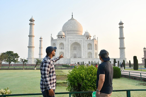 From Delhi: Luxury 9-Day Golden Triangle Tour of India Private Tour with 3-Star Accommodation & Return Flight