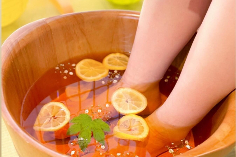 Tokyo: Asakusa Foot Bath with Matcha and Japanese Sweets