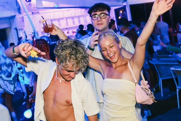 Phuket: Pub Crawl Rooftop, Bars, GoGo & 3 Clubs with Shots 20:30 | Pub Crawl Only
