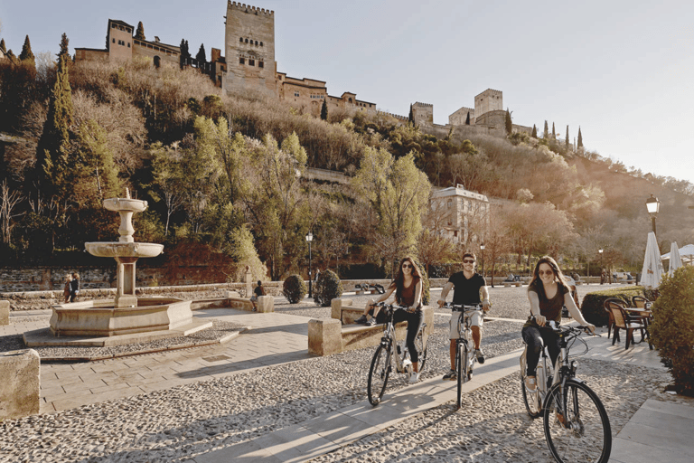 Granada: Electric Bike Tour of Albayzin and Sacromonte