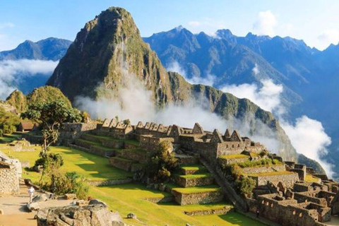 Machu Picchu: Circuit 2A (Classic Route) + Bus & Local Guide Last-Minute: Circuit 3B with Guide Included