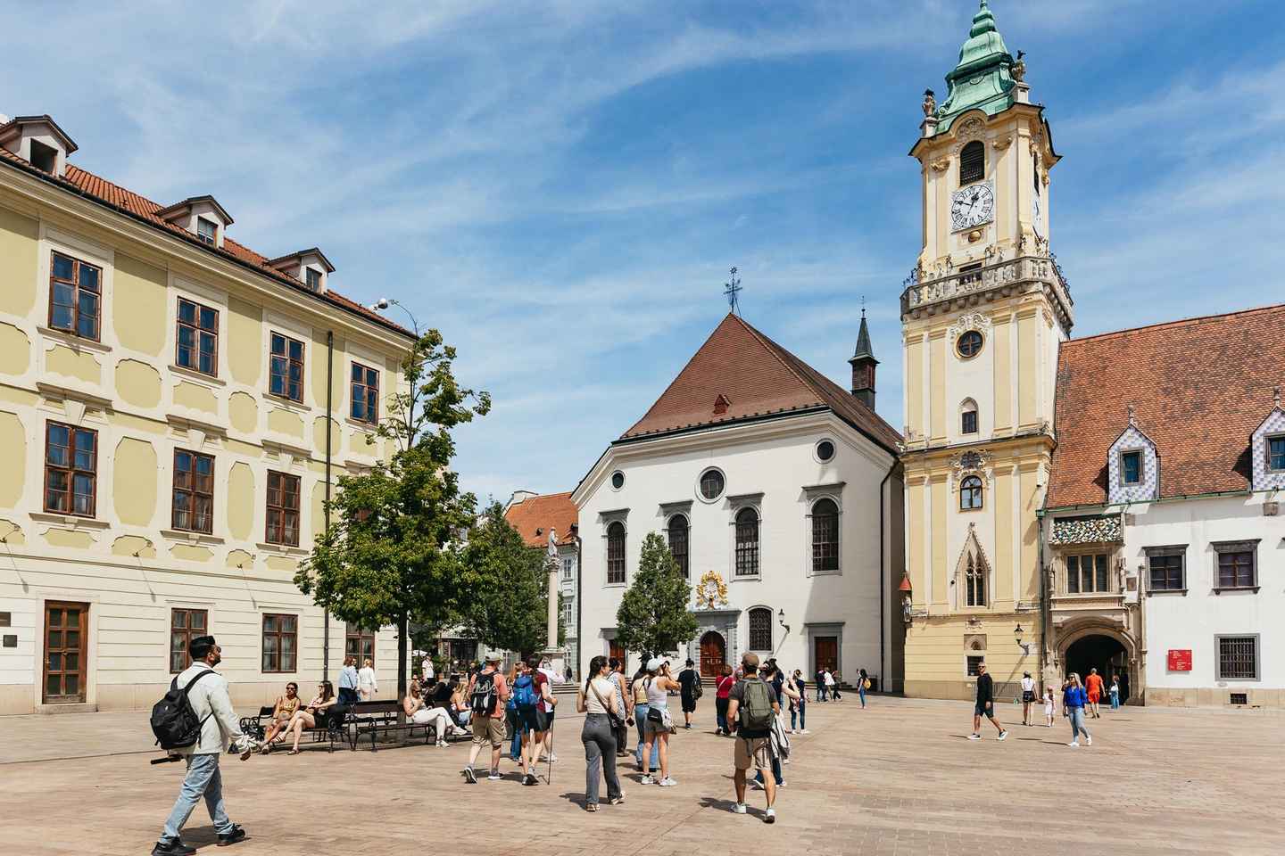 Bratislava: Old Town and Castle Walking Tour - Bratislava: Old Town, Cathedral and Castle with bonuses walk
