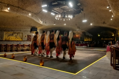 Entretenimiento nocturno turco en Capadocia